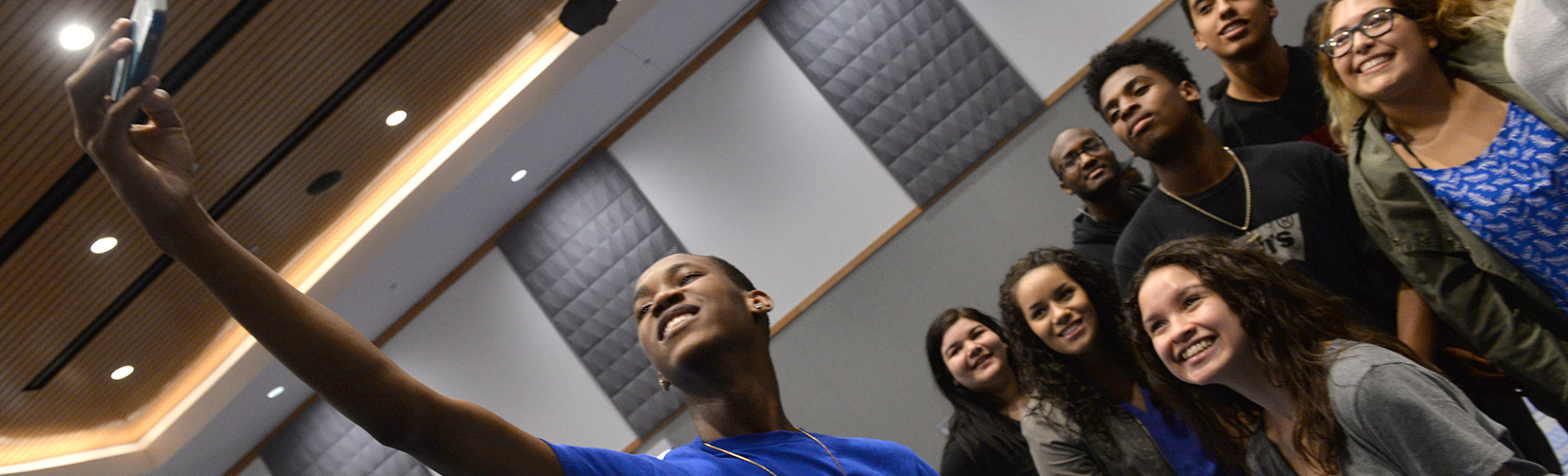 NEIU students posing for a selfie